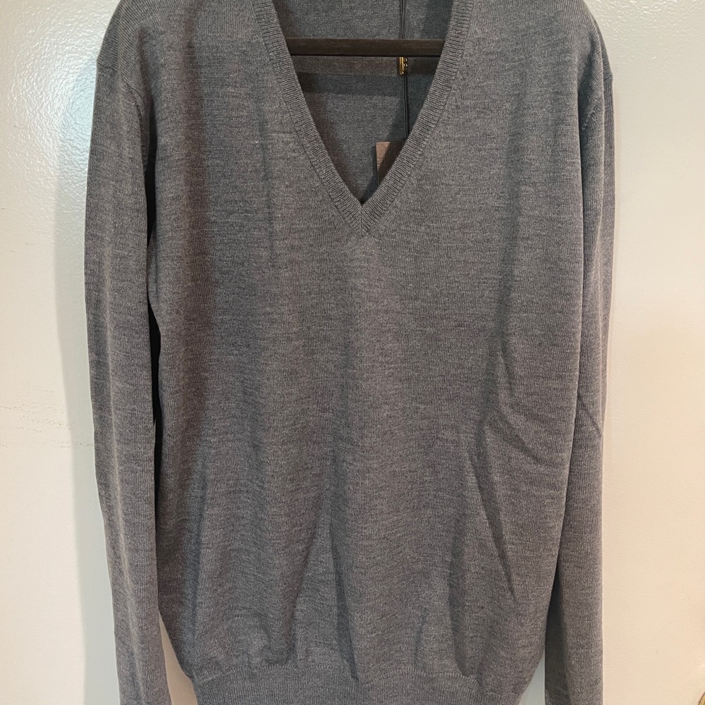 GUCCI Men's Gray V-Neck Sweater